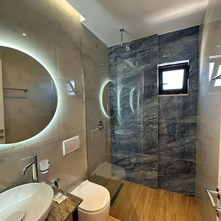 Gl Hotel Ksamil