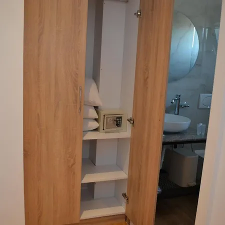 Hotel Gl *